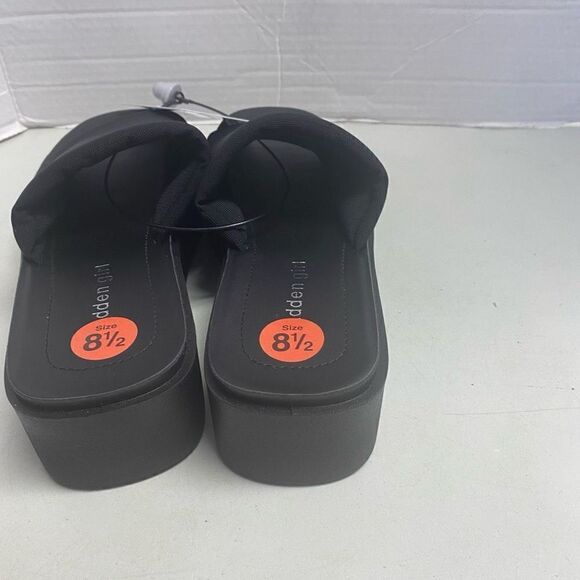 MADDEN GIRL Soleil Slip On Sandals Black Size 8 Round Toe New With Tags No Box - Picture 8 of 9